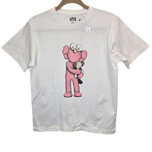 NWT KAWS x Uniqlo Men's S Collaboration Short Sleeve T-shirt White Pink - Picture 1 of 16